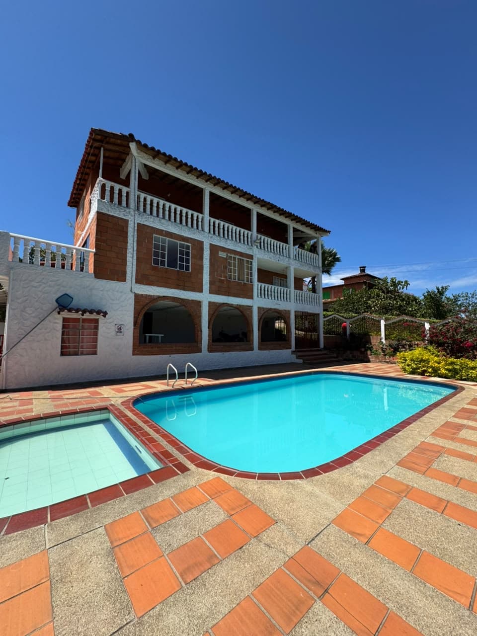 🏡 Casa Campestre en Venta en Helechales, Floridablanca | 3.194 m² y Piscinas